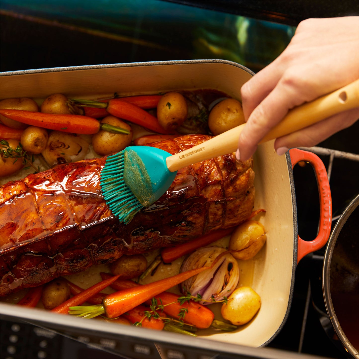 Signature Cast Iron 12.75-inch x 9.75-inch Flame Roasting Pan