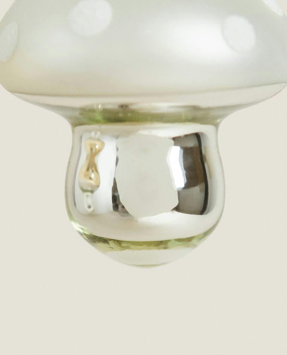 PACK OF GLASS MUSHROOM DECORATIONS (PACK OF 6)