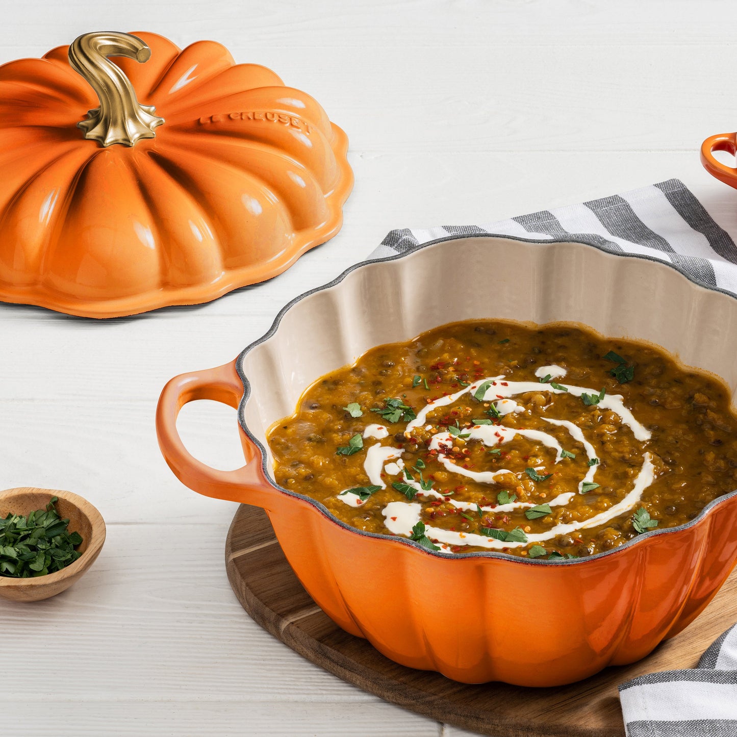 Signature Cast Iron 4-quart Flame Persimmon Pumpkin Cocotte