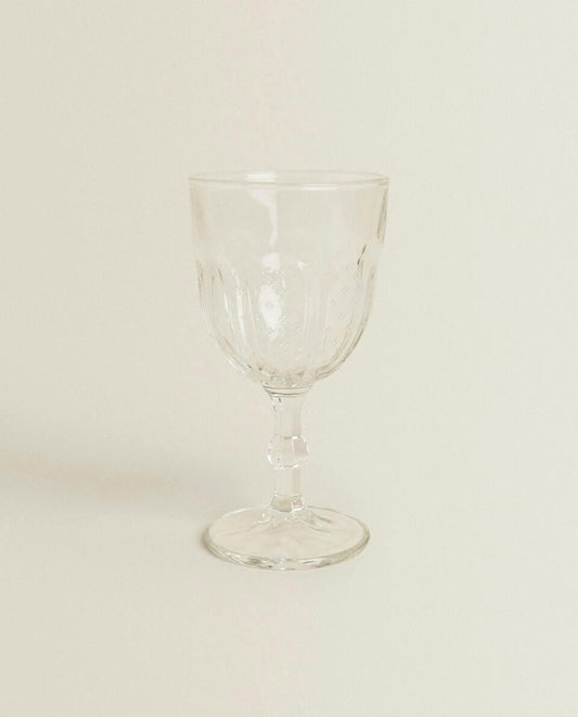 RAISED DESIGN WINE GLASS