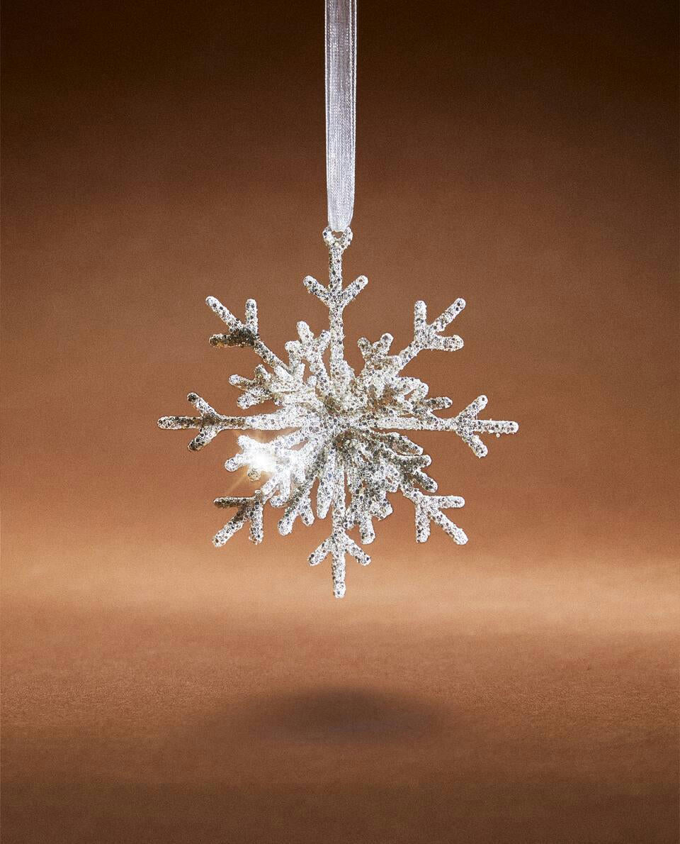 GLITTERY CHRISTMAS SNOWFLAKE DECORATION