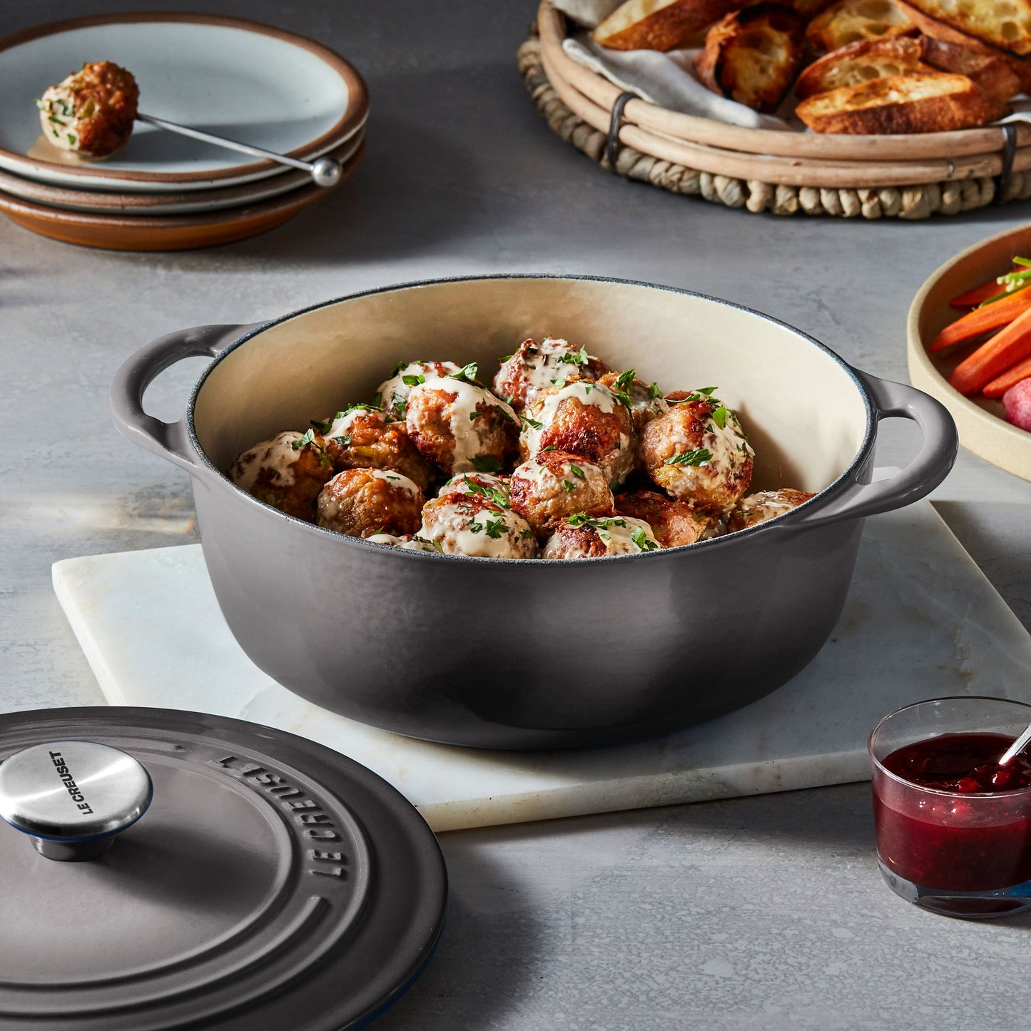 Cast Iron 2.75-quart Oyster Shallow Round Dutch Oven