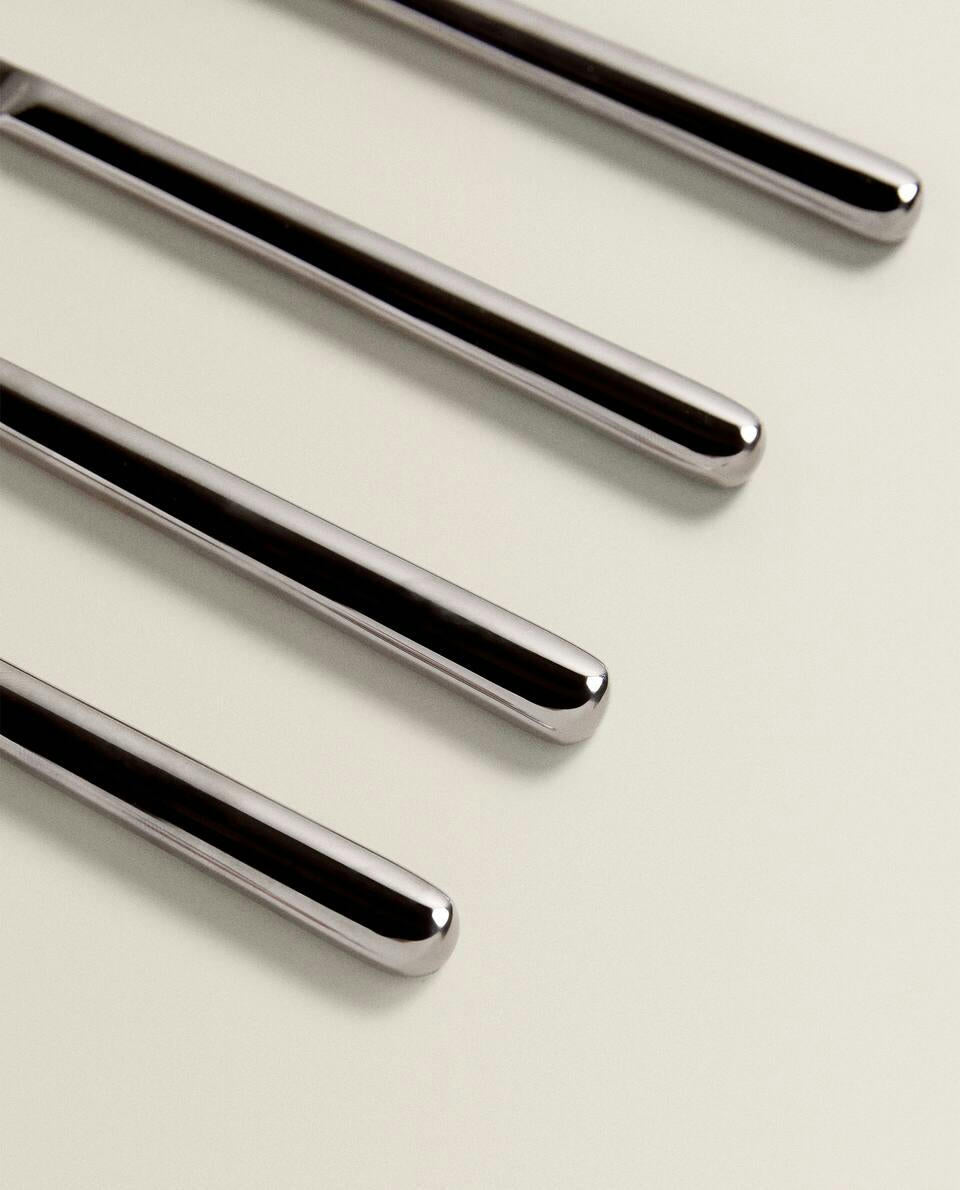 BOX OF 4 SHINY STEEL KNIVES