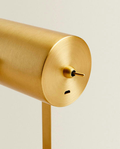 USB RECHARGEABLE SPOTLIGHT