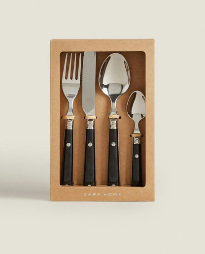 BLACK CUTLERY SET (4 PIECES)