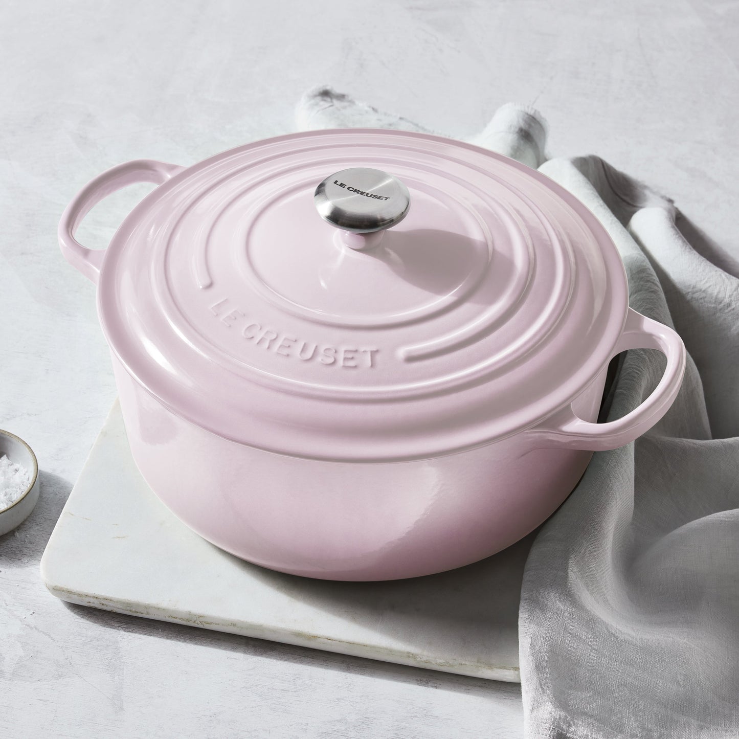 Signature Cast Iron 7.25-quart Shallot Round Dutch Oven