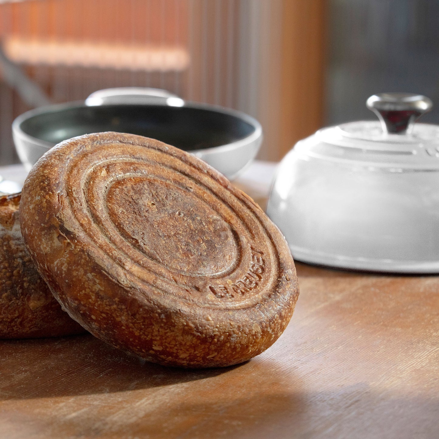 Signature Cast Iron 9.5-inch White Bread Oven