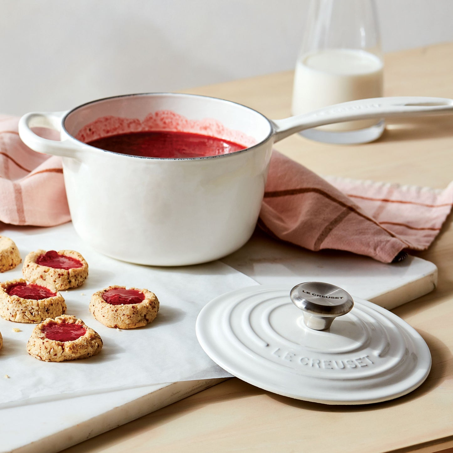 Signature Cast Iron 1.75-quart White Saucepan