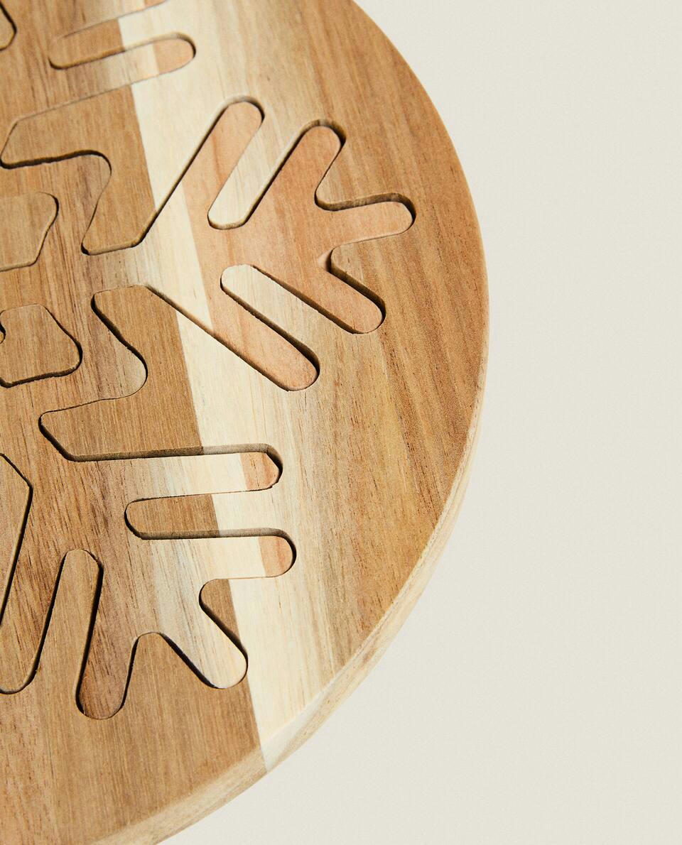 CHRISTMAS SNOWFLAKE WOODEN TRIVET