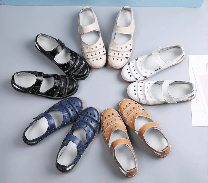 Flache Ledersandalen mit Hohlhaken für Damen 