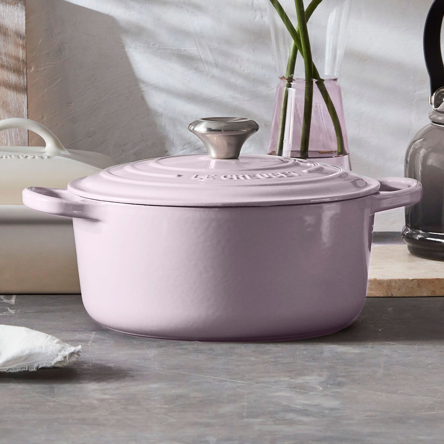 Signature Cast Iron 7.25-quart Shallot Round Dutch Oven