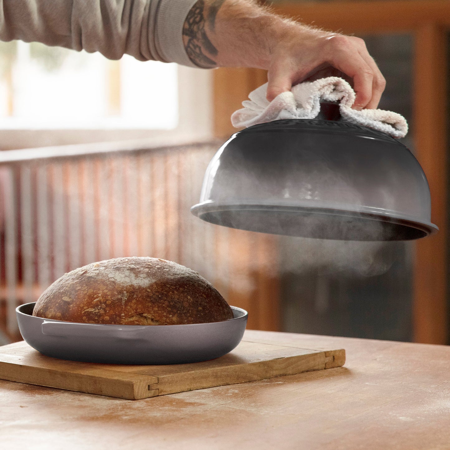 Signature Cast Iron 9.5-inch Oyster Bread Oven