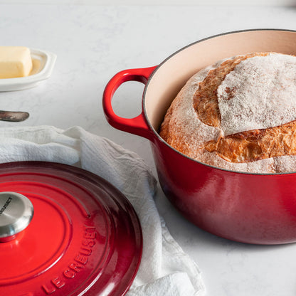 Signature Cast Iron 5.5-quart Cerise Round Dutch Oven
