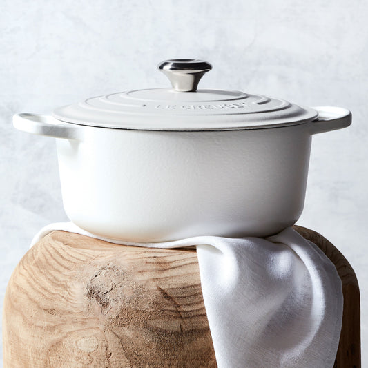 Signature Cast Iron 7.25-quart White Round Dutch Oven