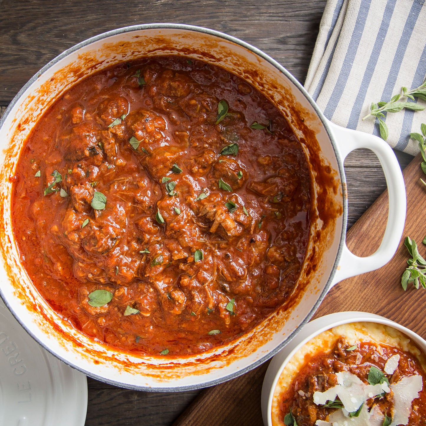 Signature Cast Iron 6.75-quart White Round Wide Dutch Oven with Copper Knob