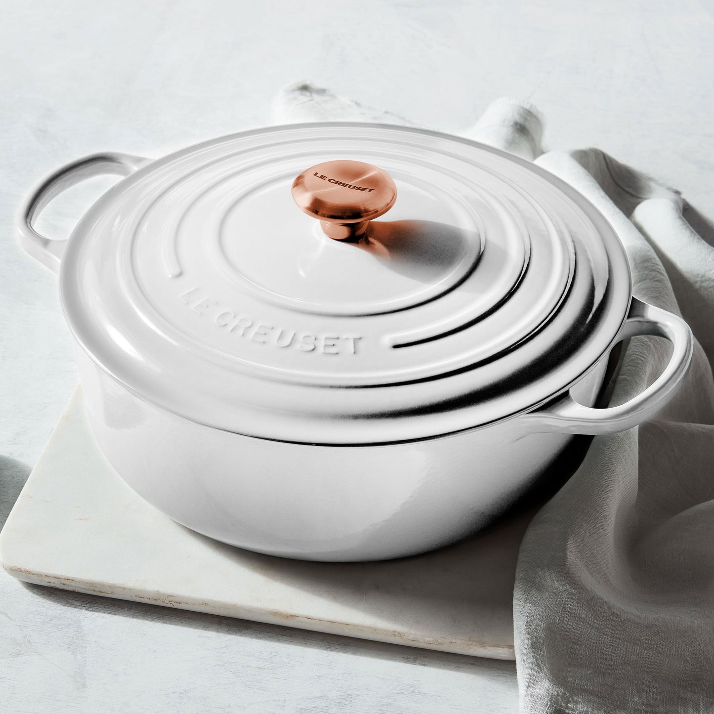 Signature Cast Iron 6.75-quart White Round Wide Dutch Oven with Copper Knob