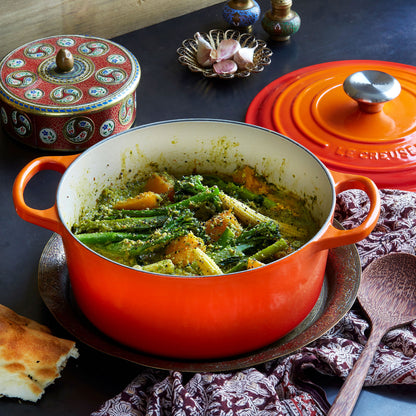 Signature Cast Iron 2-quart Flame Round Dutch Oven