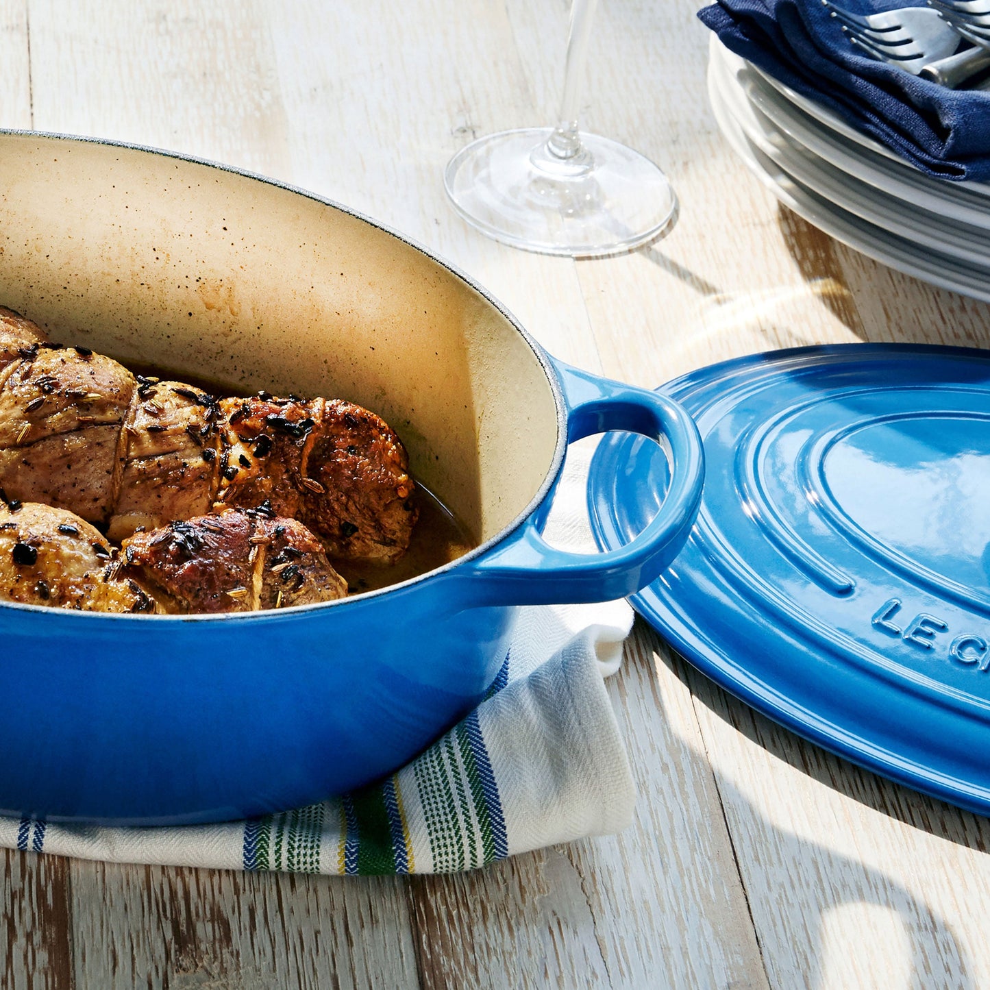 Signature Cast Iron 5-quart Marseille Oval Dutch Oven