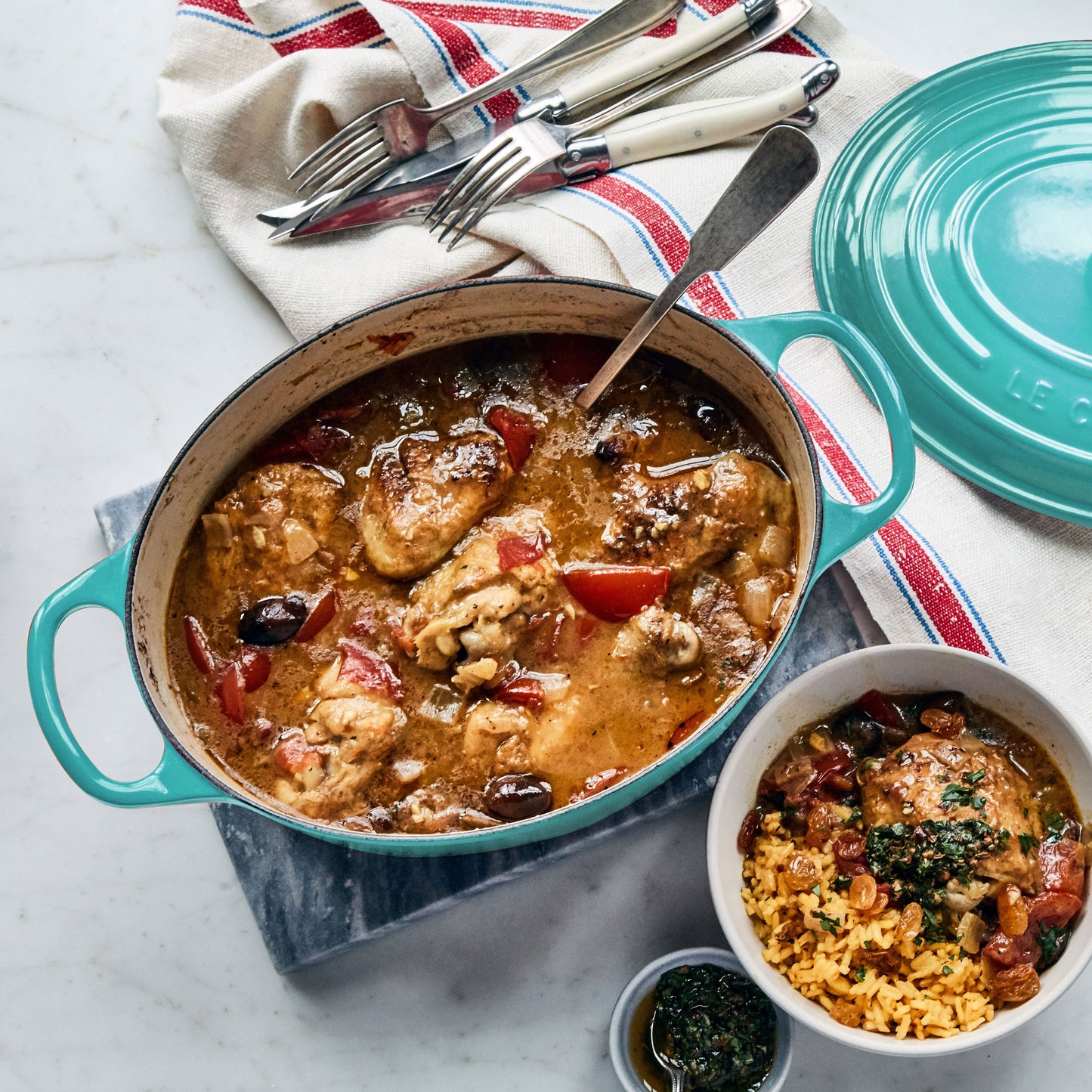 Signature Cast Iron 8-quart Caribbean Oval Dutch Oven with Copper Knob