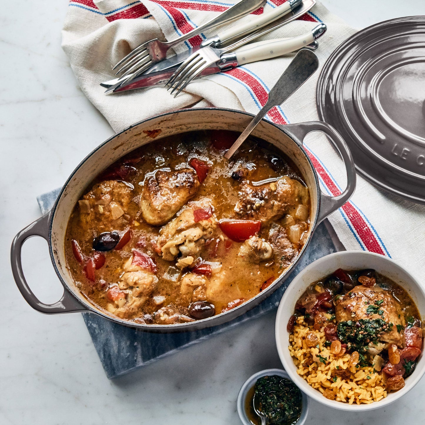 Signature Cast Iron 15.5-quart Oyster Oval Dutch Oven