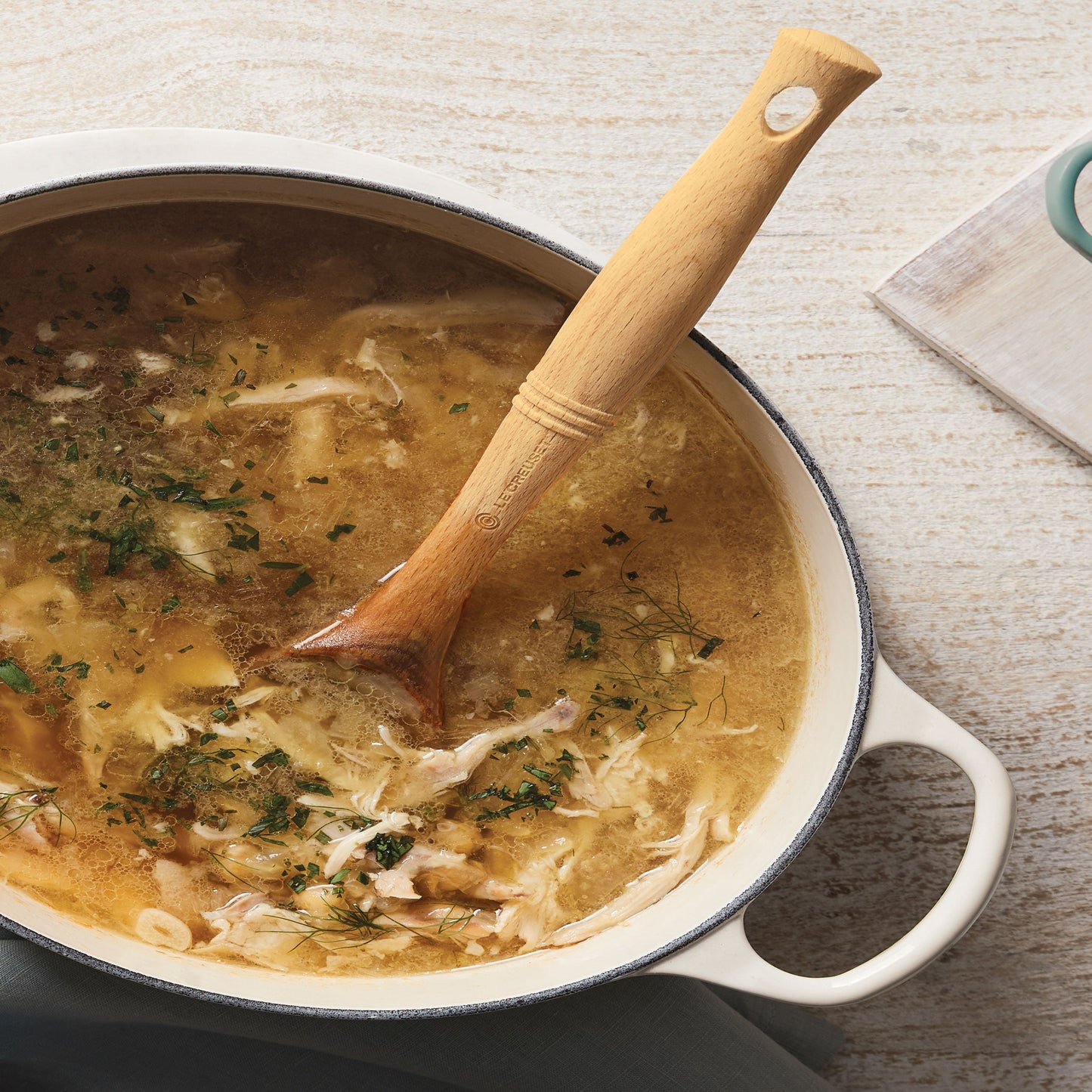 Signature Cast Iron 5-quart Meringue Oval Dutch Oven