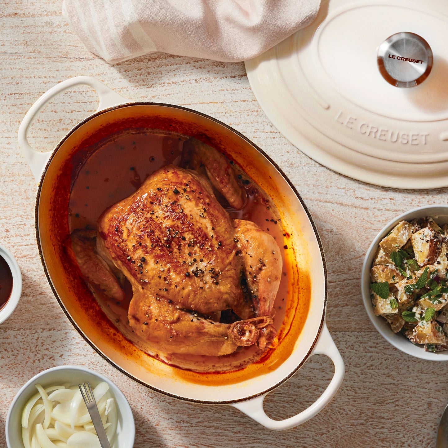 Signature Cast Iron 6.75-quart Meringue Oval Dutch Oven