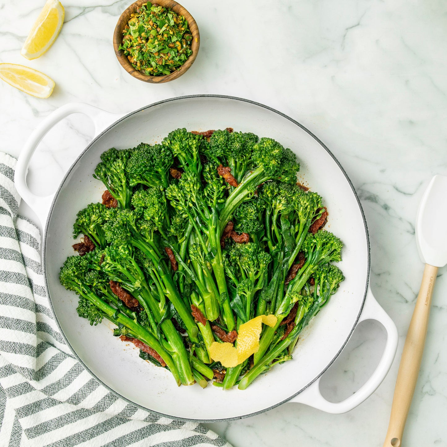 Signature Cast Iron 3.5-quart White Braiser