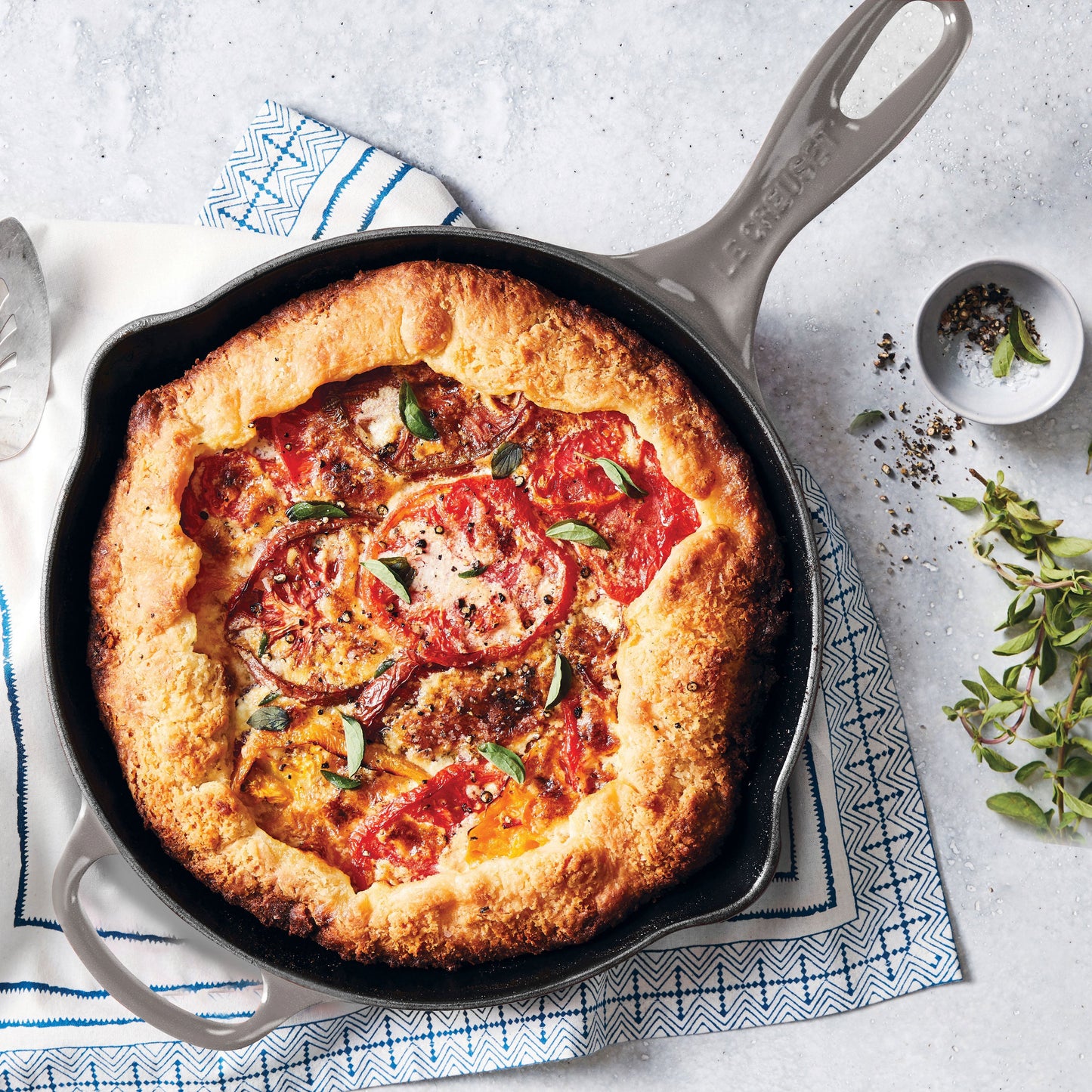 Signature Cast Iron 9-inch Oyster Skillet