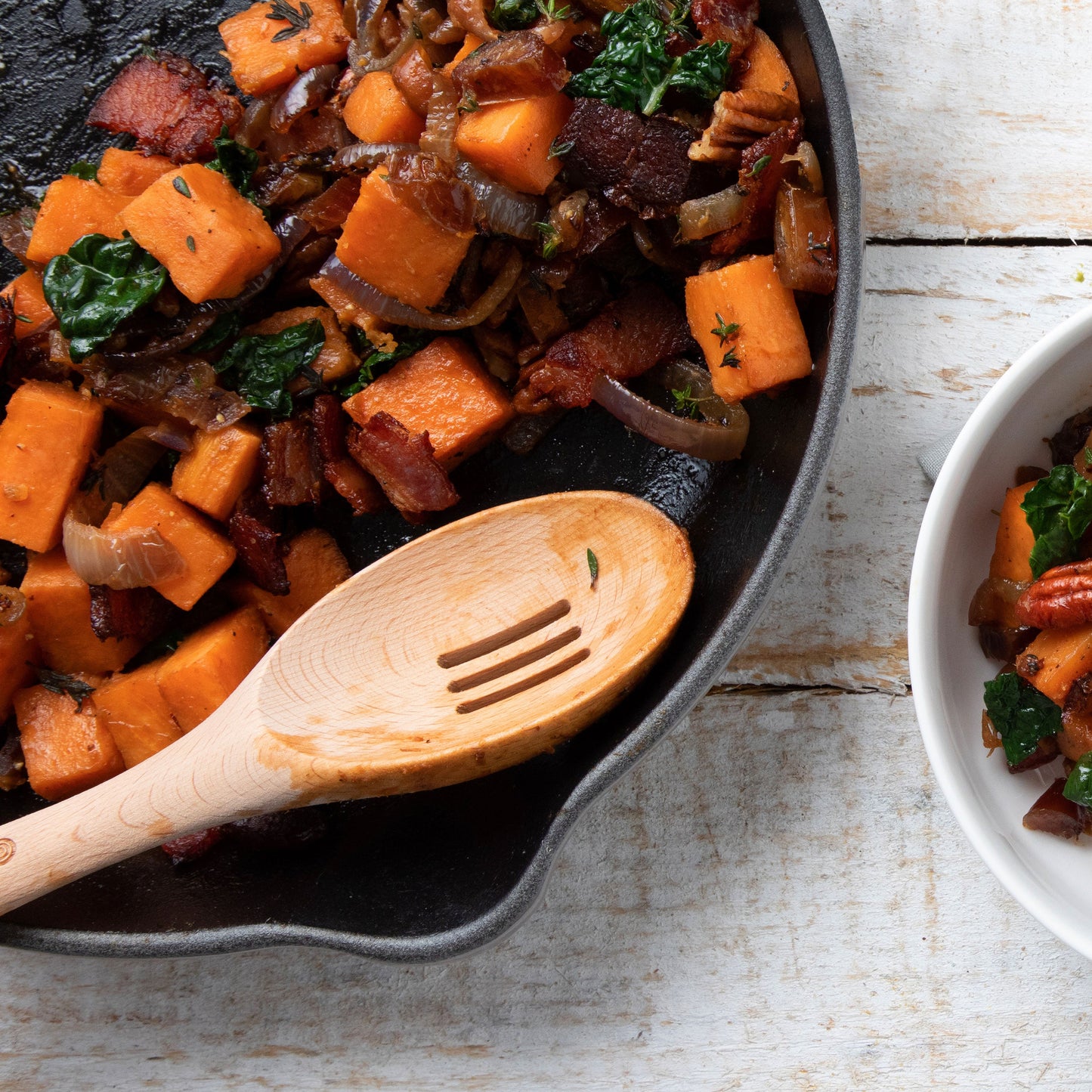 Signature Cast Iron 9-inch White Skillet