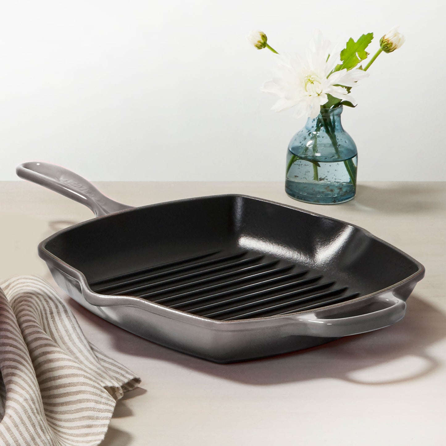 Signature Cast Iron 10.25-inch Oyster Square Grill Pan