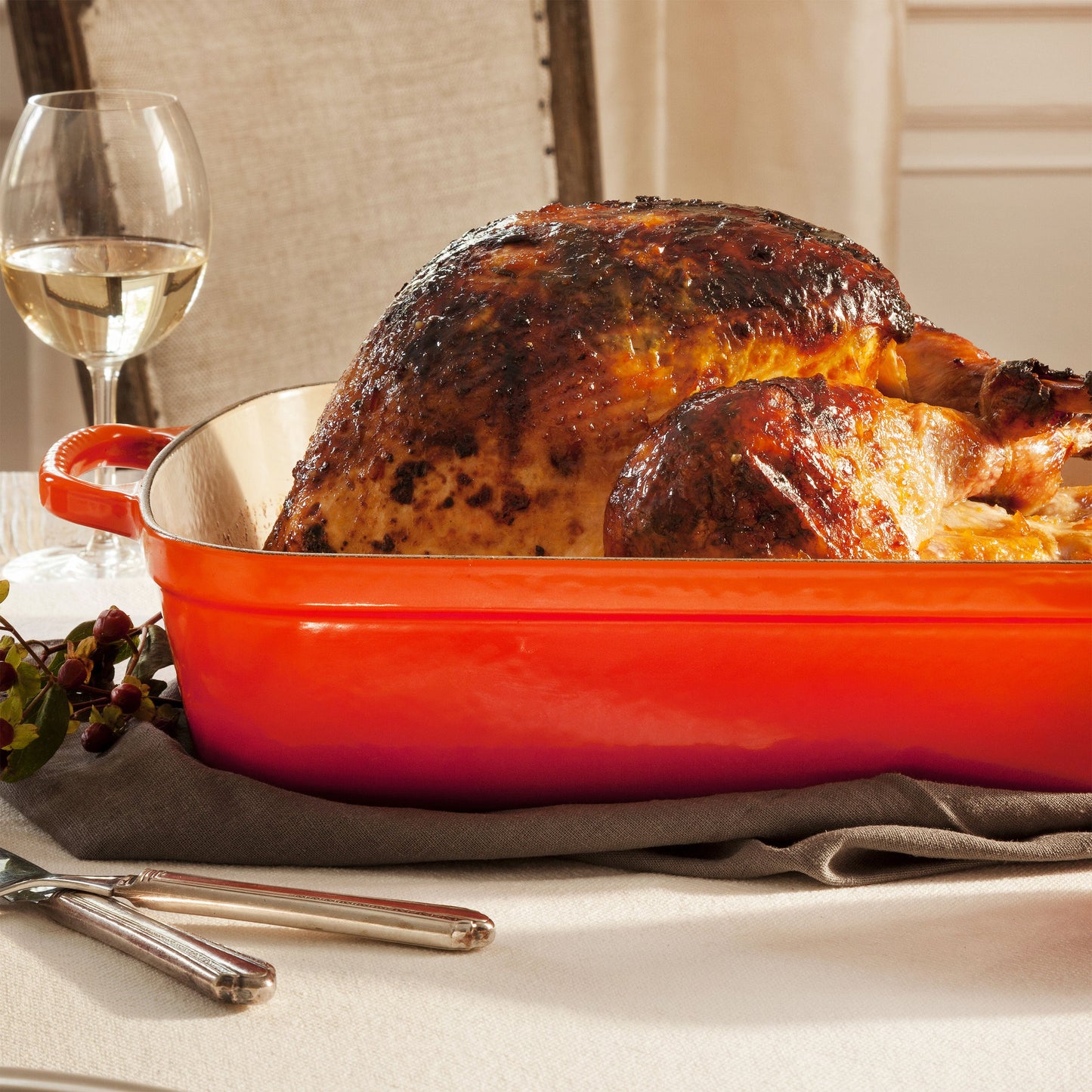 Signature Cast Iron 12.75-inch x 9.75-inch Flame Roasting Pan