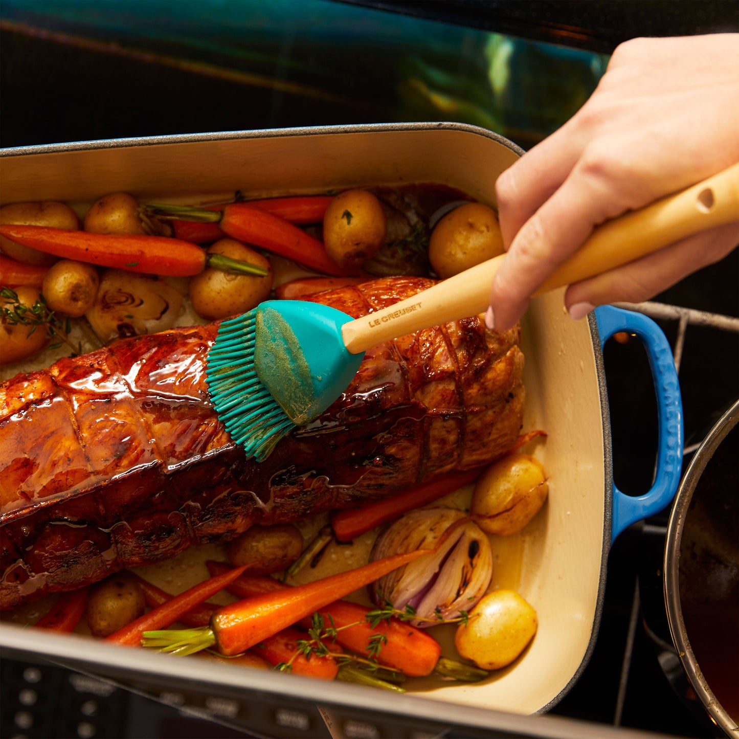 Signature Cast Iron 12.75-inch x 9.75-inch Marseille Roasting Pan