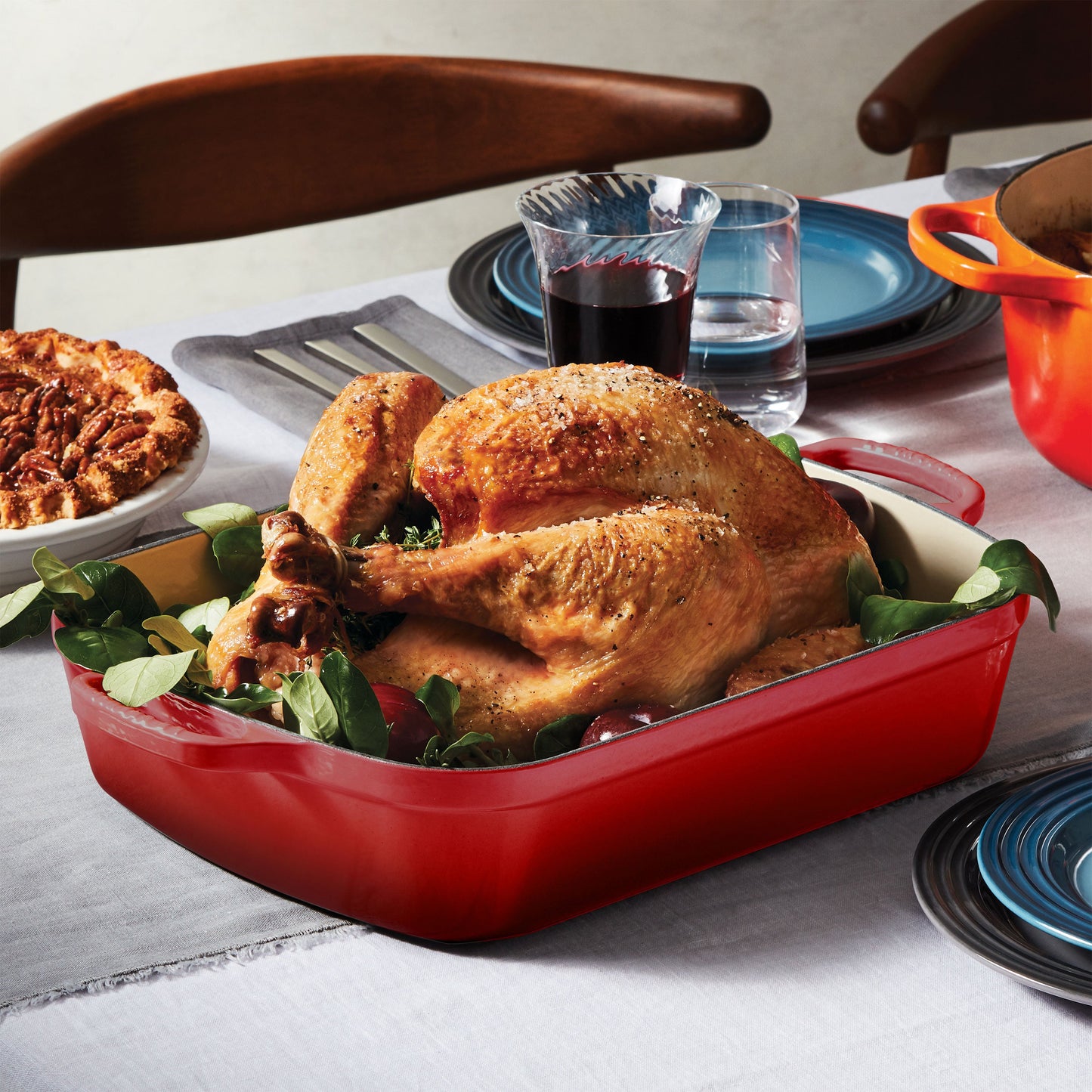 Signature Cast Iron 12.75-inch x 9.75-inch Cerise Roasting Pan