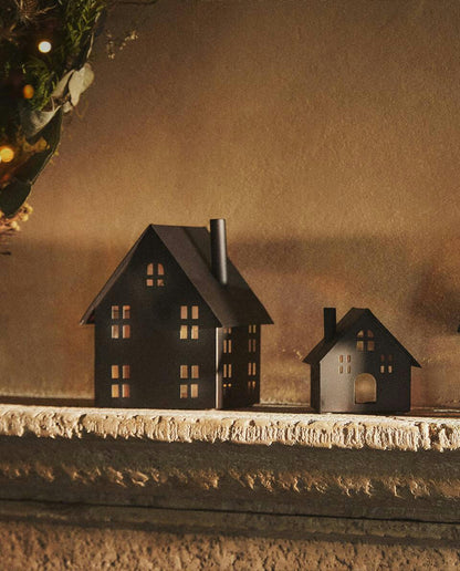 CHRISTMAS HOUSE DECORATION