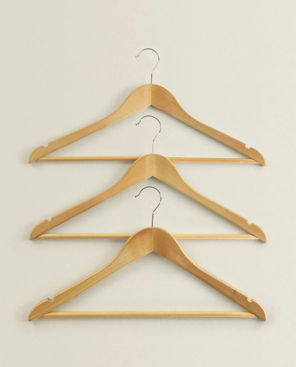 LACQUERED WOODEN HANGER (SET OF 3)