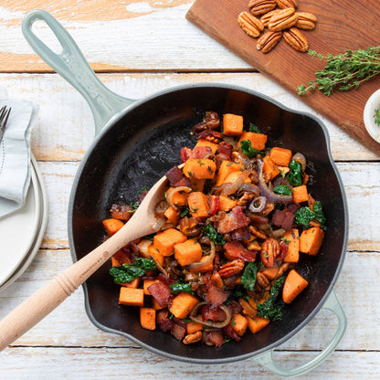 Signature Cast Iron 9-inch Sea Salt Iron Handle Skillet