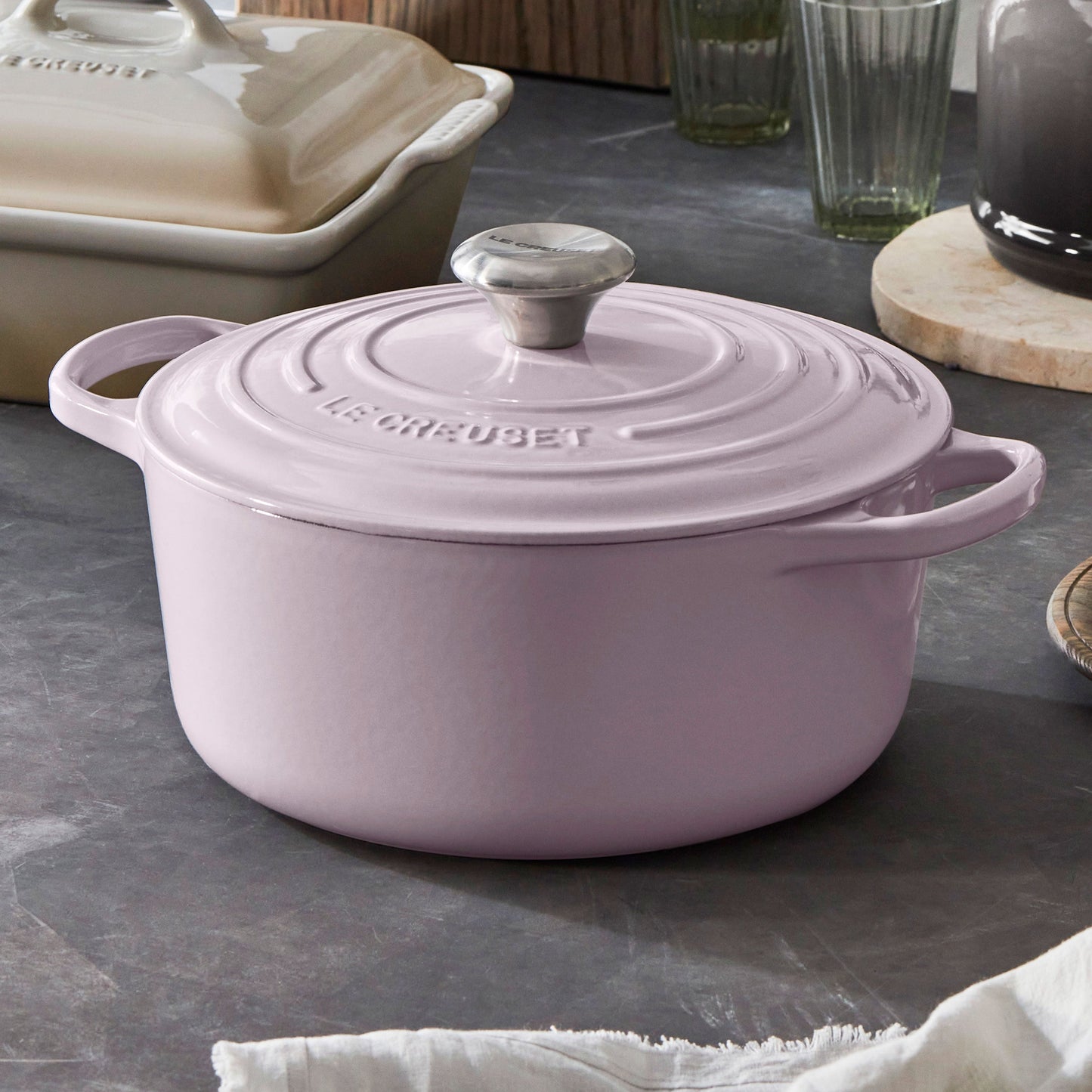 Signature Cast Iron 7.25-quart Shallot Round Dutch Oven