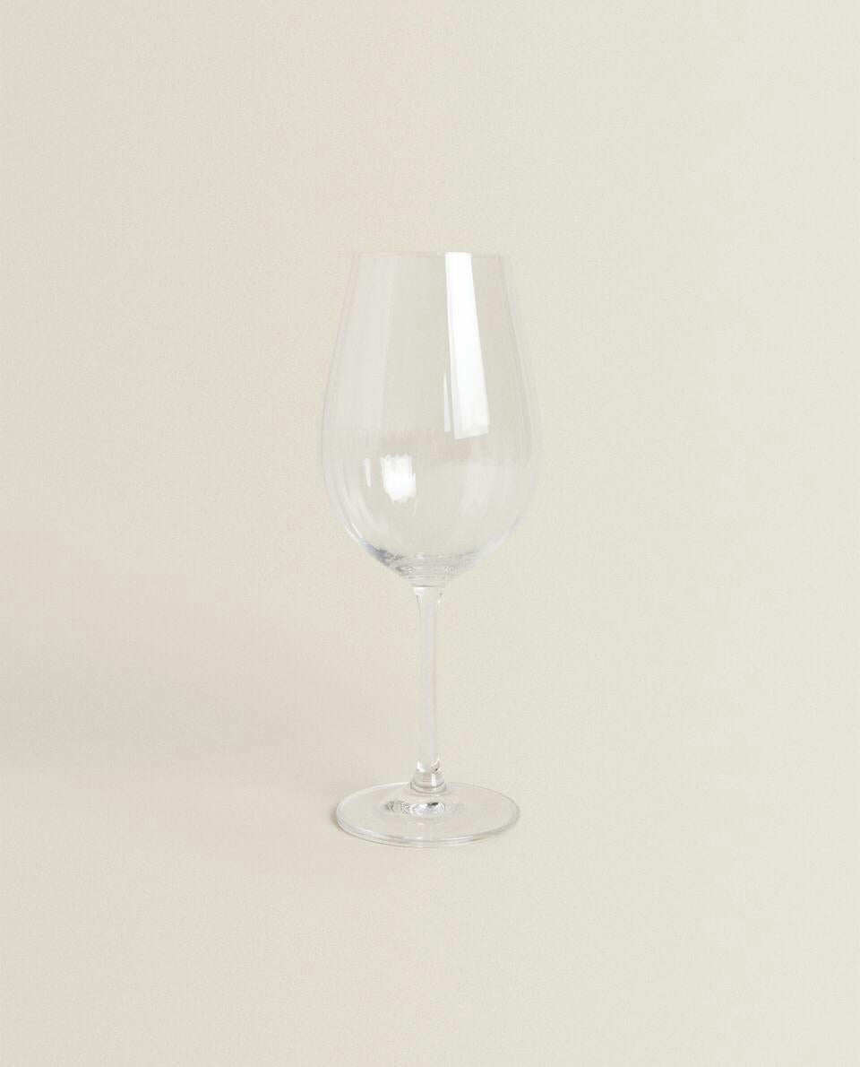 RAISED CRYSTALLINE WINE GLASS