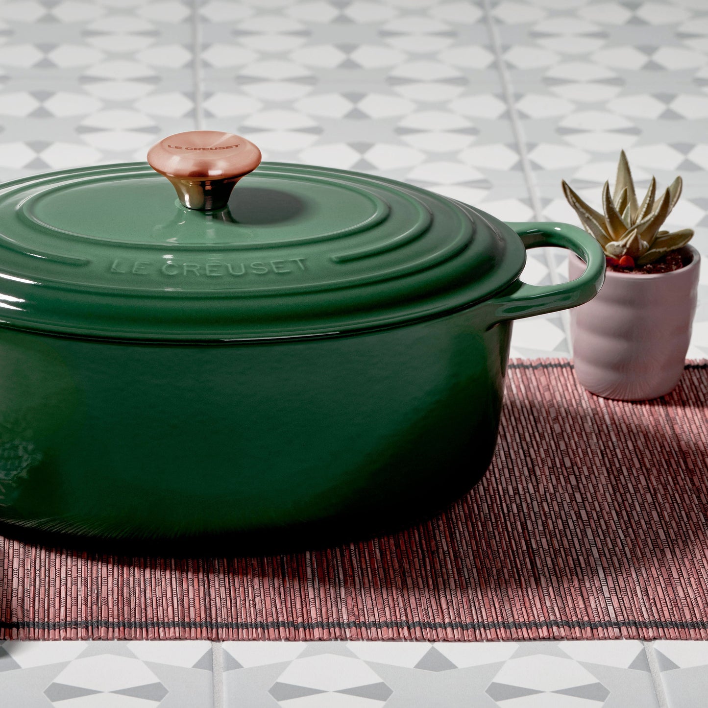 Signature Cast Iron 8-quart Artichaut Oval Dutch Oven with Copper Knob