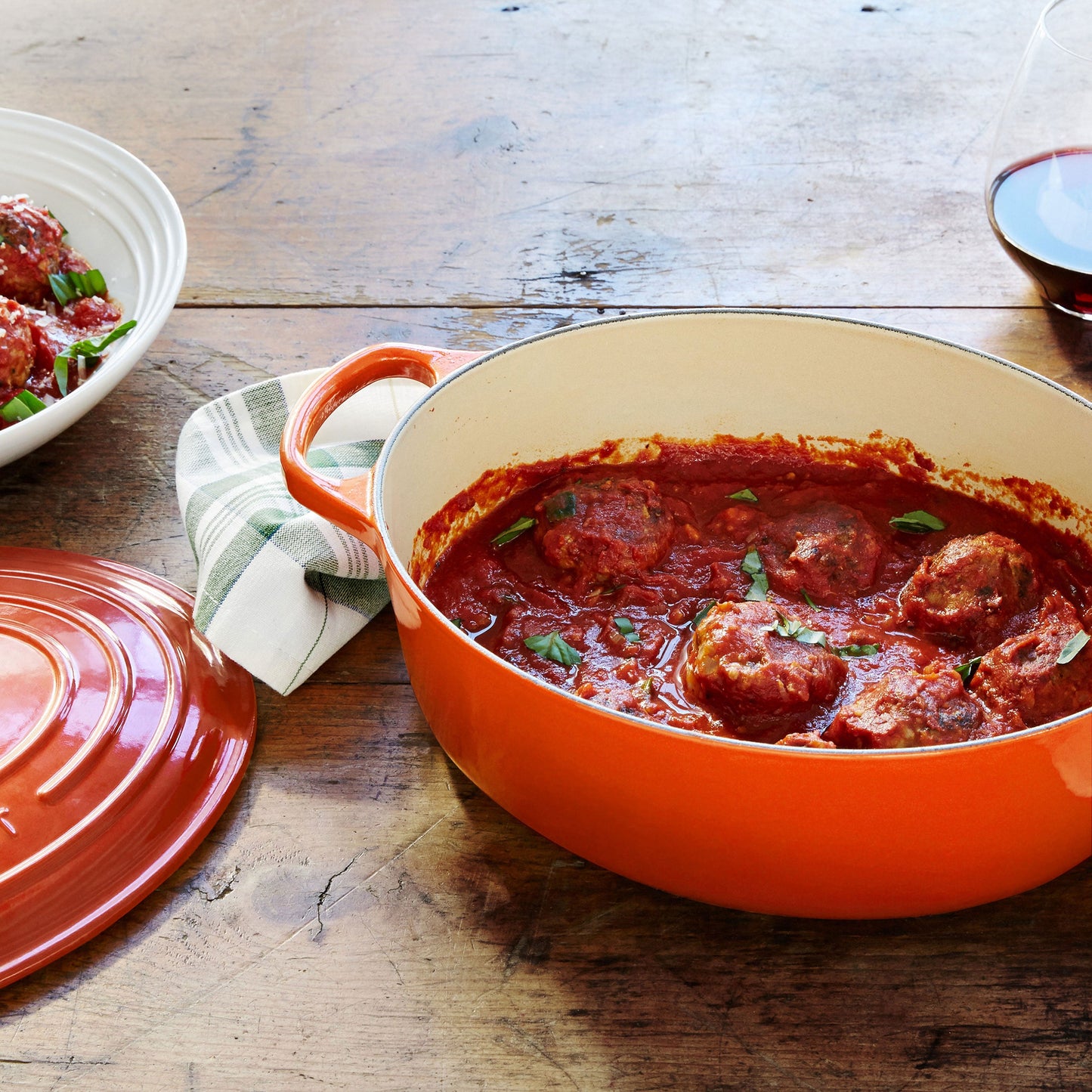 Signature Cast Iron 8-quart Flame Oval Dutch Oven with Copper Knob