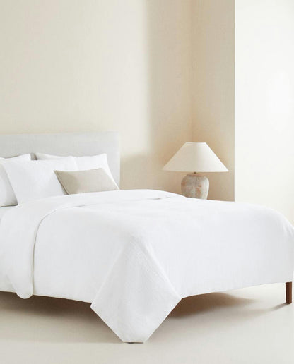 DUVET COVER WITH RAISED BEDSPREAD EFFECT