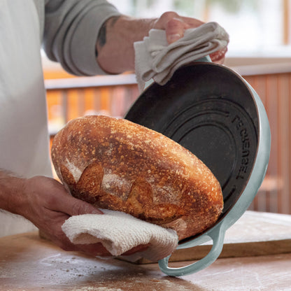 Signature Cast Iron 9.5-inch Sea Salt Bread Oven