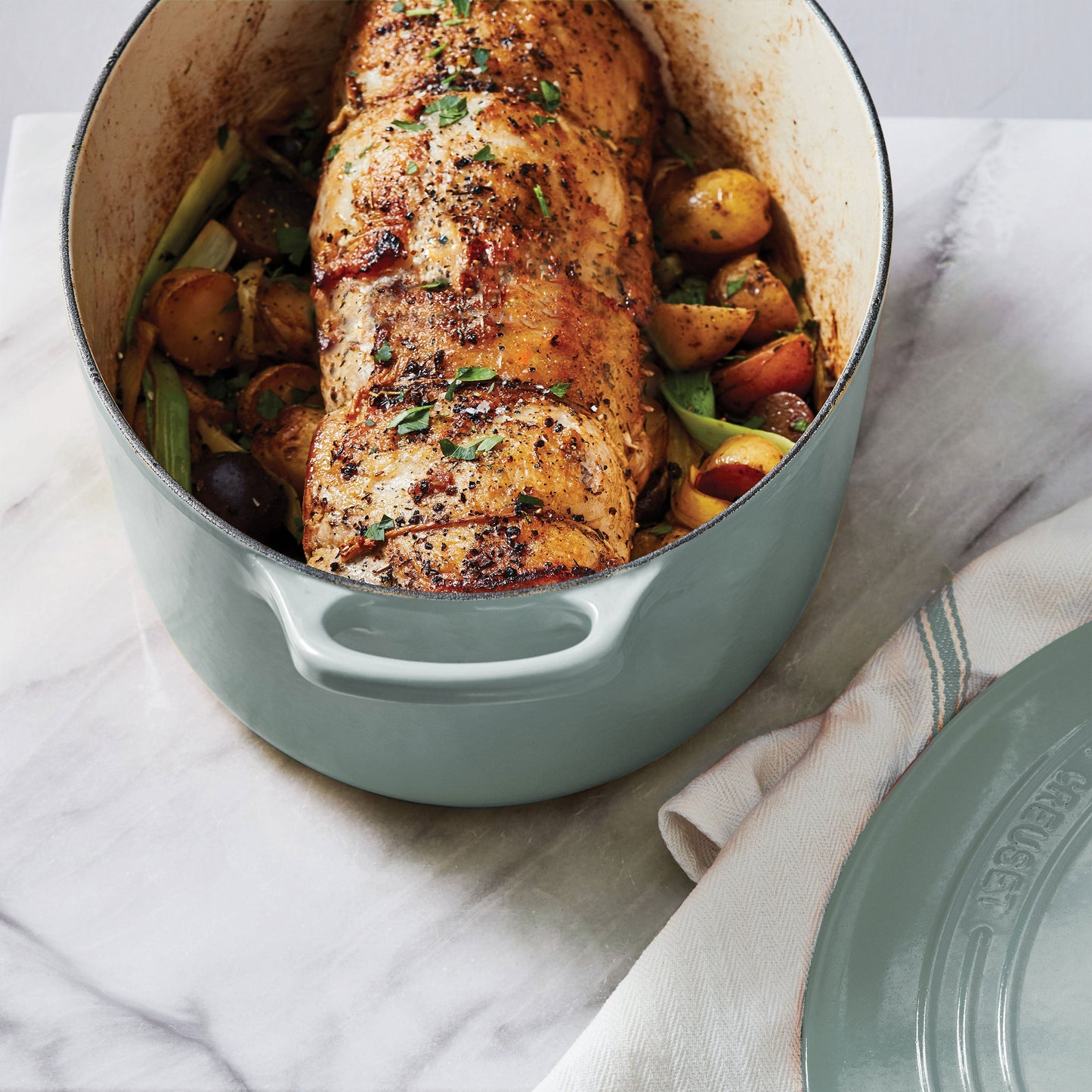 Signature Cast Iron 8-quart Sea Salt Oval Dutch Oven with Copper Knob