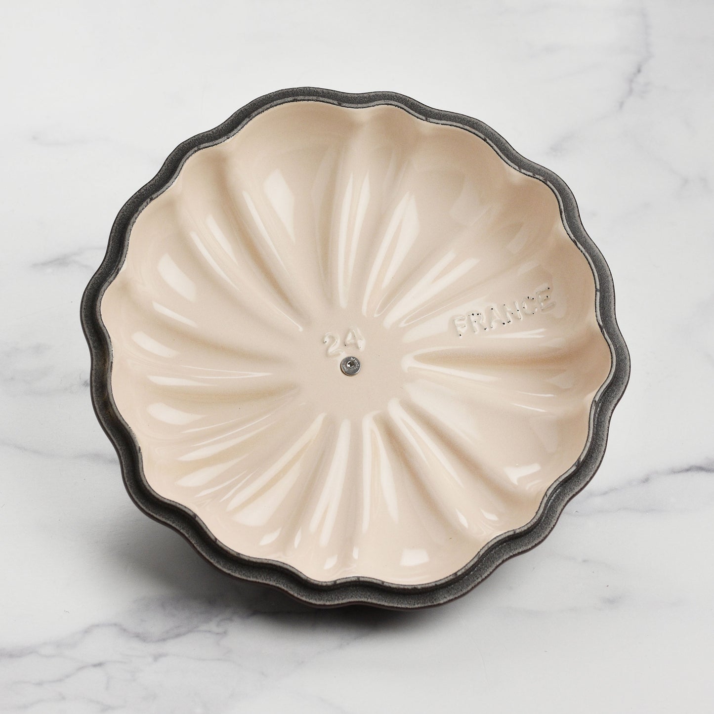 Signature Cast Iron 4-quart Flame Persimmon Pumpkin Cocotte