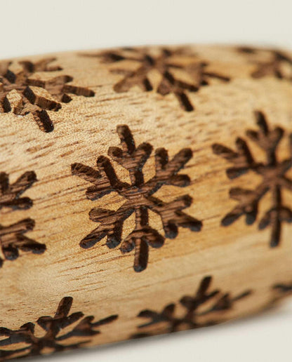 ACACIA ROLLING PIN WITH RAISED DOUBLE CHRISTMAS DESIGN