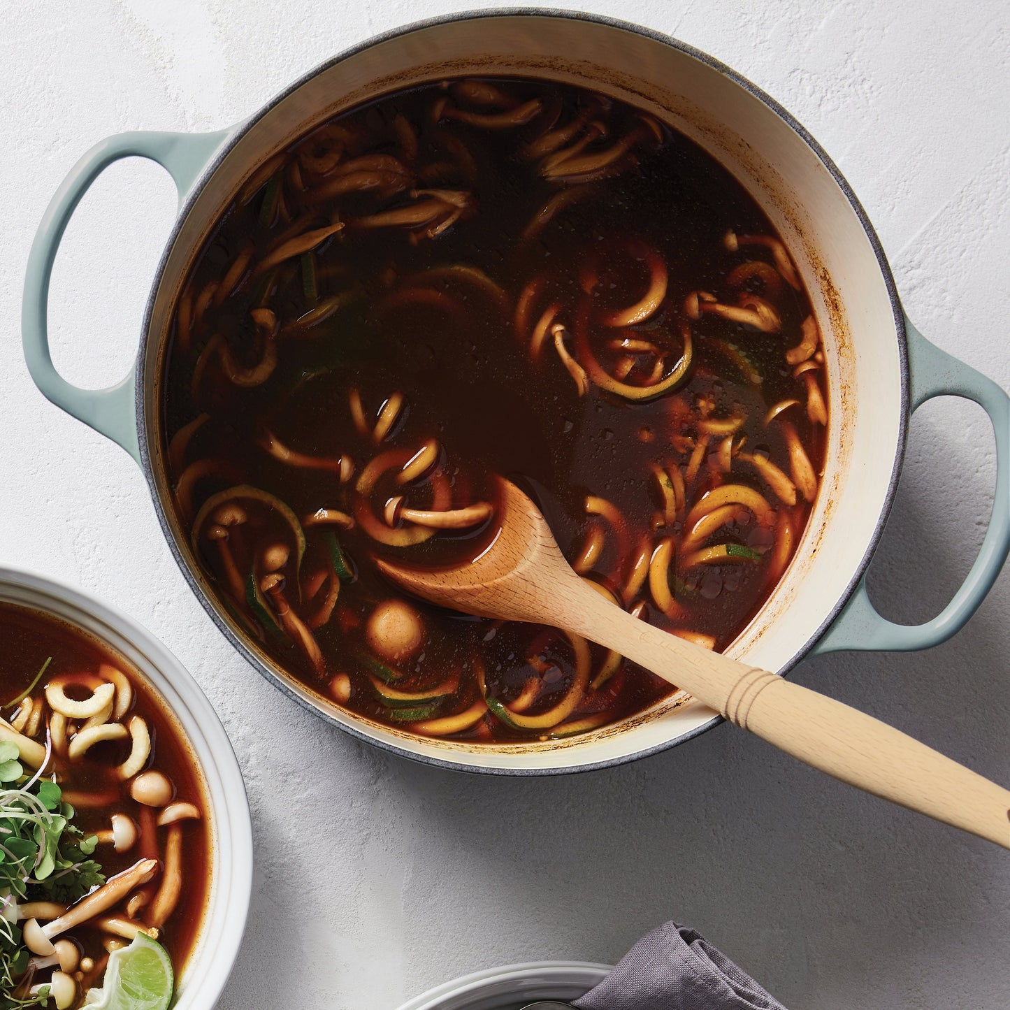 Signature Cast Iron 7.25-quart Sea Salt Round Dutch Oven