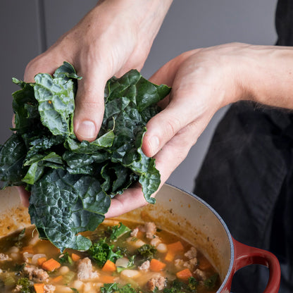 Signature Cast Iron 6.75-quart Rhone Round Wide Dutch Oven with Gold Knob