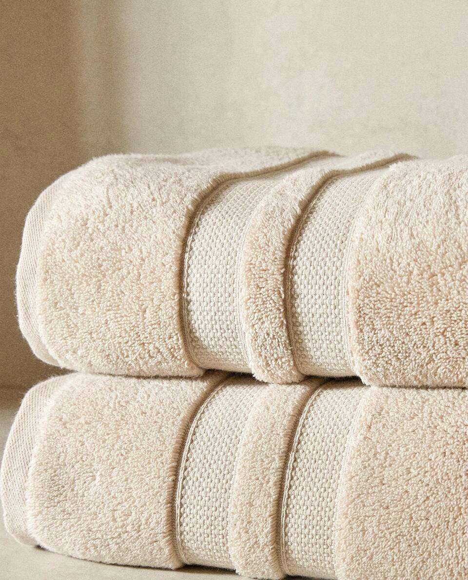 EXTRA SOFT TOWEL WITH DOUBLE BORDER
