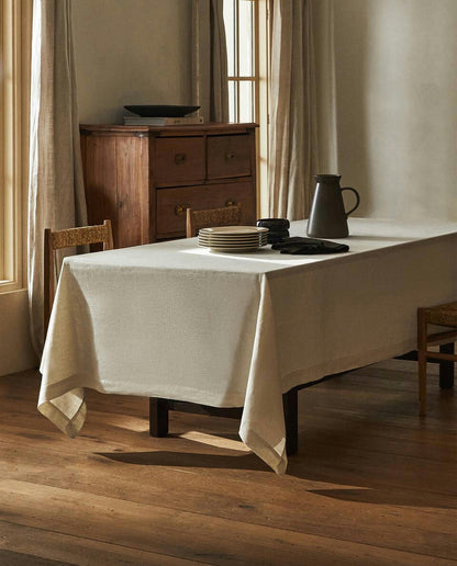 BASIC LINEN TABLECLOTH