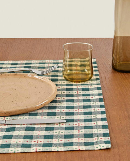 PACK OF CHECK CHRISTMAS PLACEMATS (PACK OF 2)